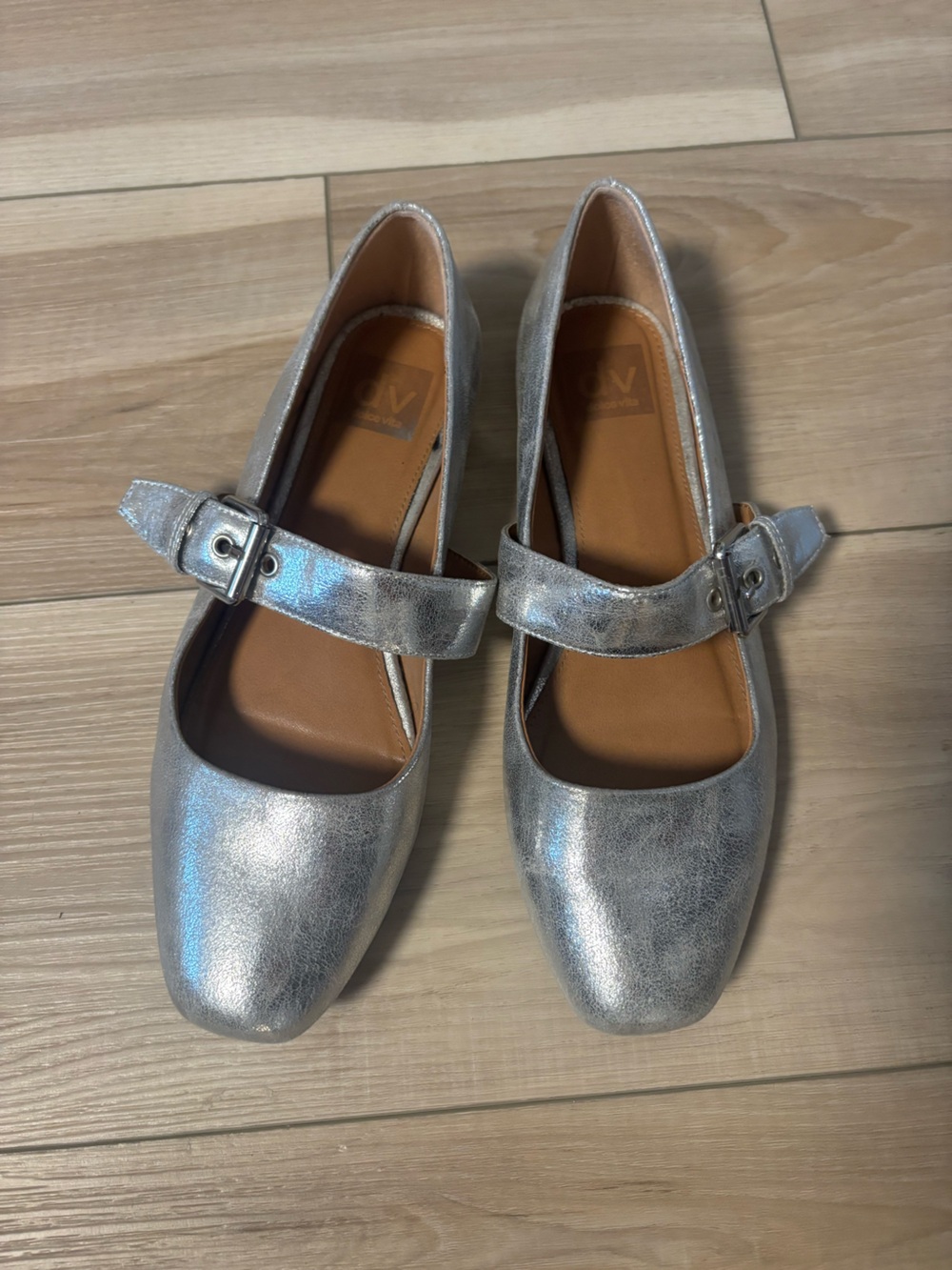 Dolce Vita Silver Flats